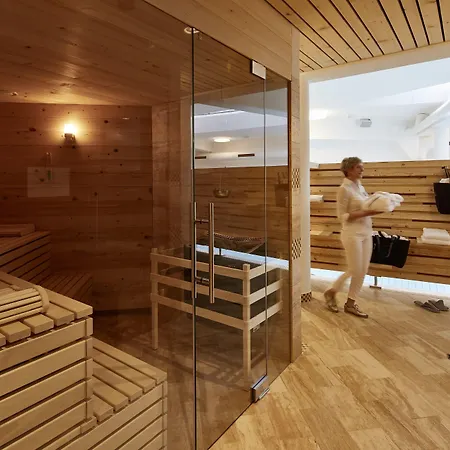 Elzland Pfauen Wellness & 4*
