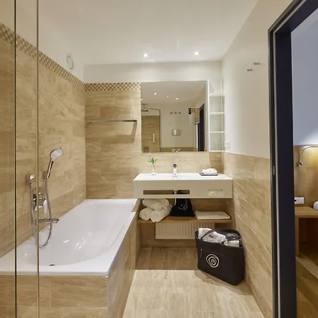 Elzland Pfauen Wellness & 4*