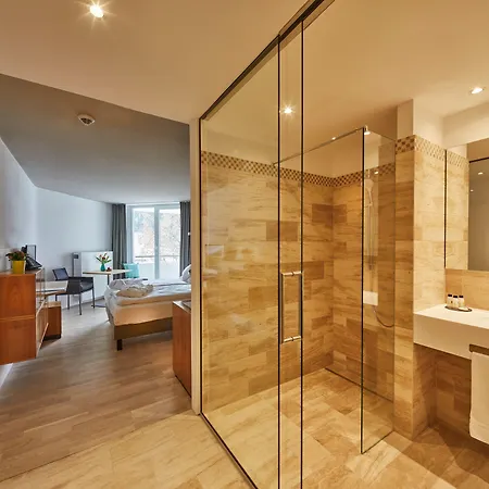 Elzland Pfauen Wellness & 4* 埃尔察赫