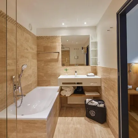 Hotel Elzland Pfauen Wellness & 4*